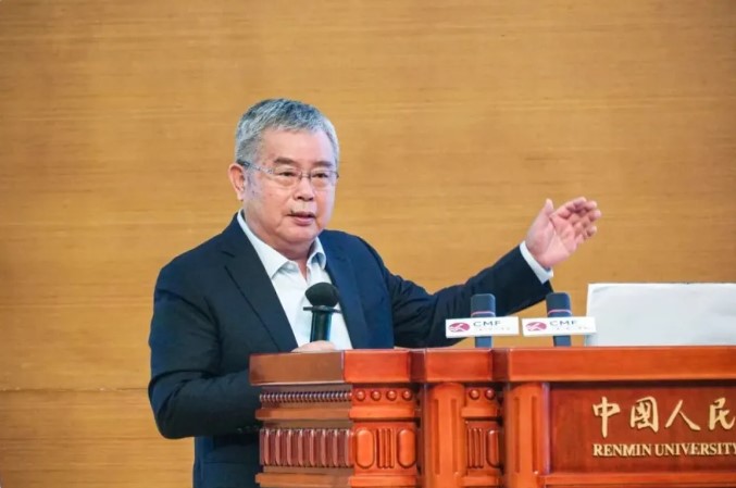 중국사회과학원 학부위원 兼 금융발전 연구소장 리양(李扬)  <br />
출처=신경제학 싱크탱크(新经济学家智库)